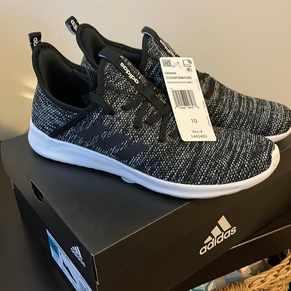 NWT Adidas cloud foam pure sneakers